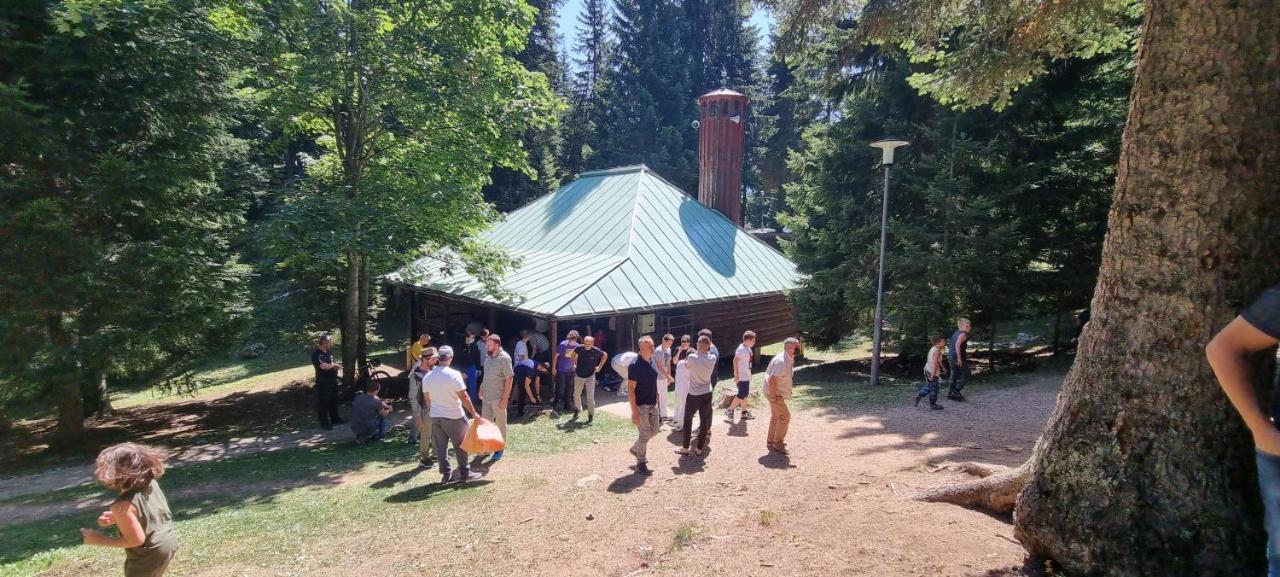 Mountain House Brutusi 17 Bjelasnica Trnovo Bih Exteriör bild