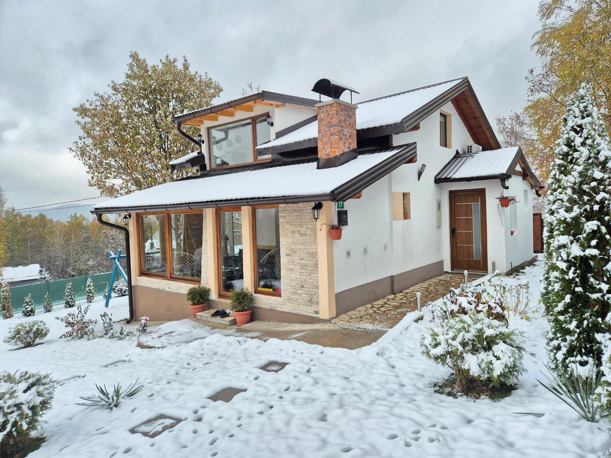 Mountain House Brutusi 17 Bjelasnica Trnovo Bih Exteriör bild